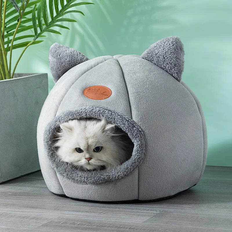 Winter Comfort Pet Cave: Cozy Cat Bed & Small Dog House Tent for Indoor Use
