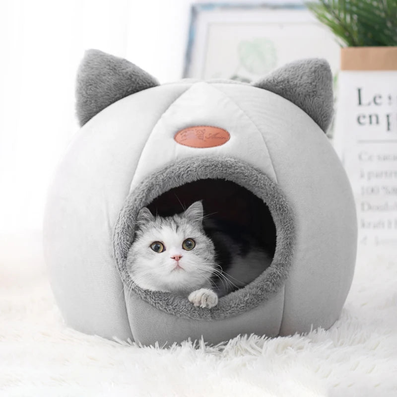 Winter Comfort Pet Cave: Cozy Cat Bed & Small Dog House Tent for Indoor Use
